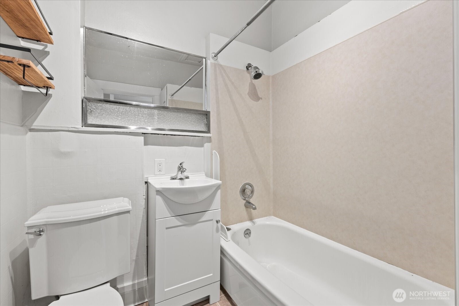 7361 17th Avenue NW Seattle WA 98117
