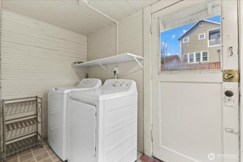7361 17th Avenue NW Seattle WA 98117