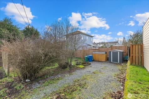 7361 17th Avenue NW Seattle WA 98117
