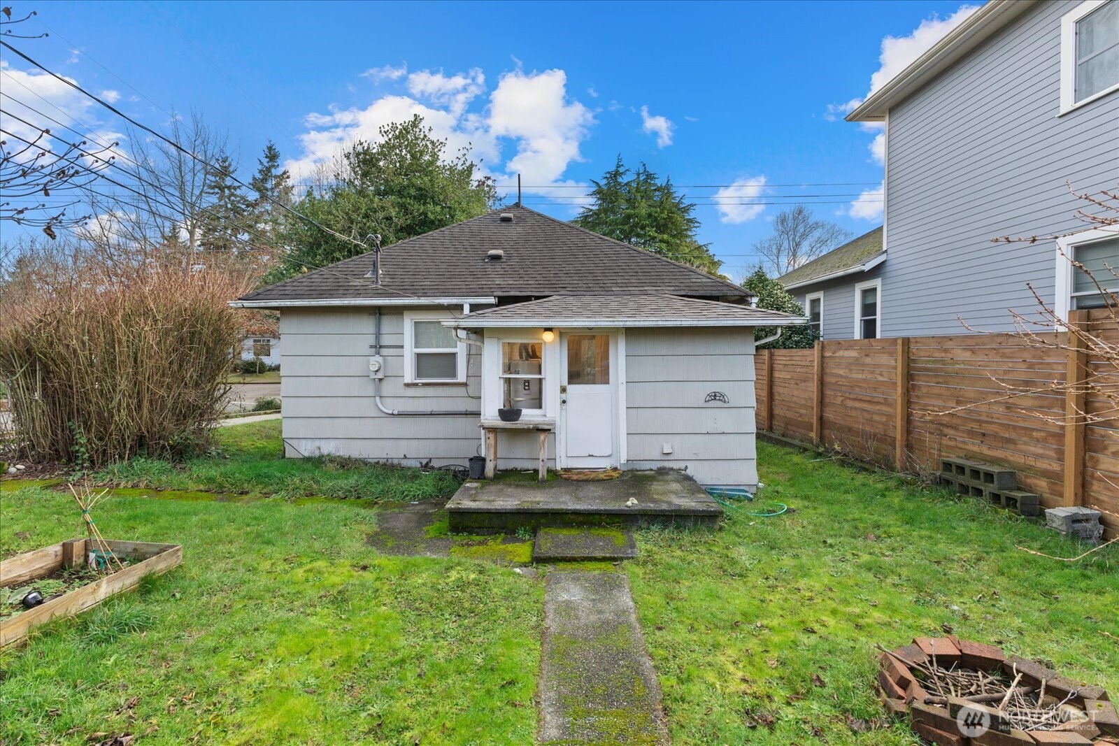 7361 17th Avenue NW Seattle WA 98117