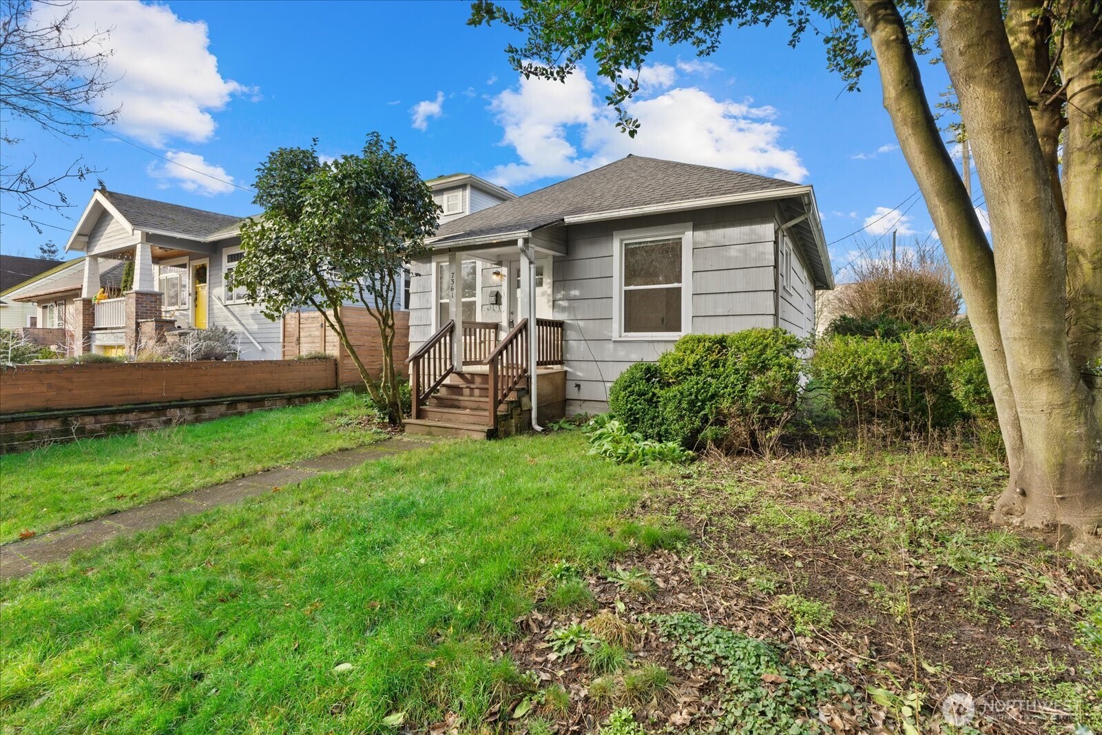 7361 17th Avenue NW Seattle WA 98117