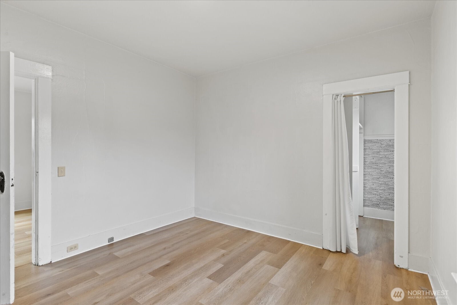 7361 17th Avenue NW Seattle WA 98117