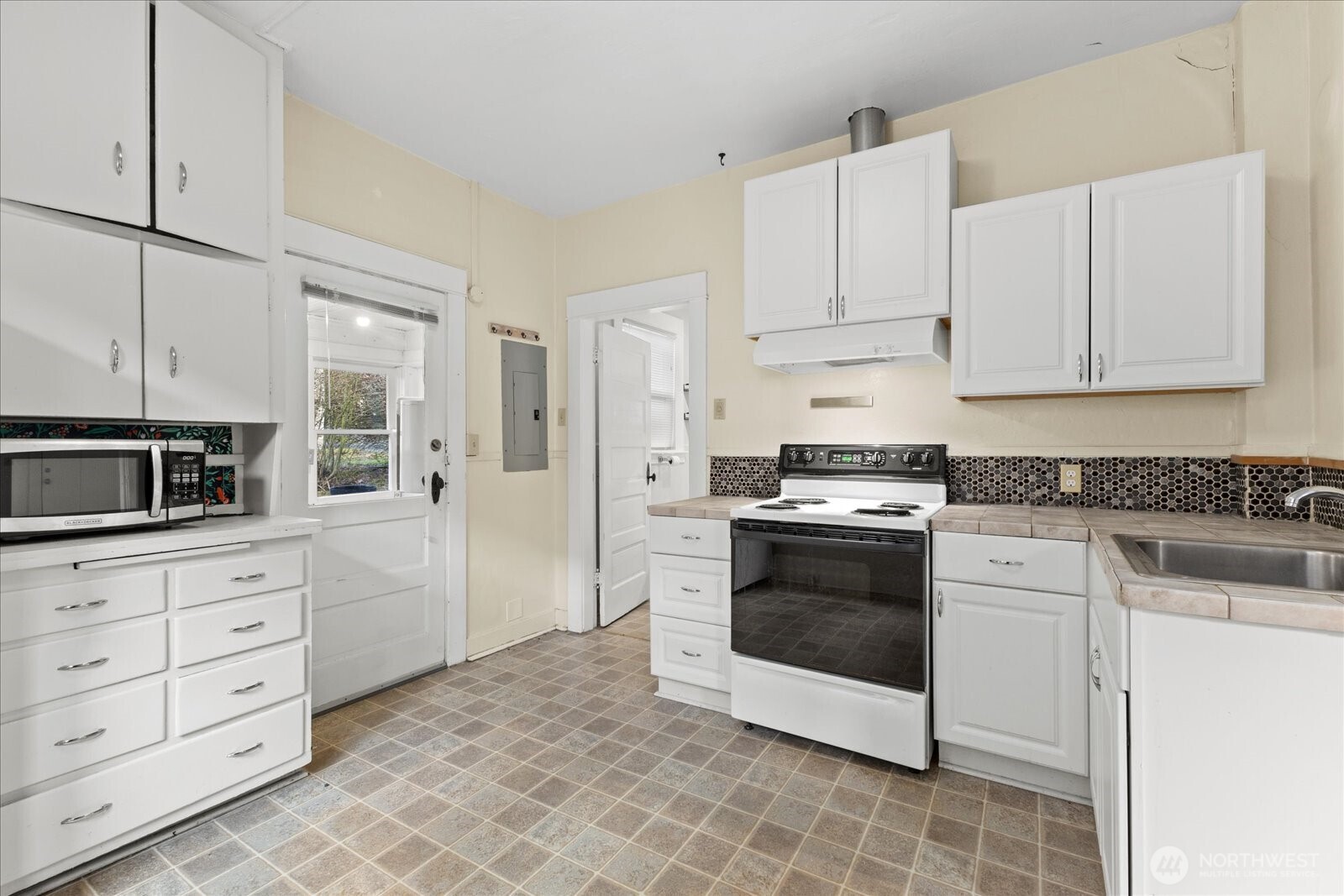 7361 17th Avenue NW Seattle WA 98117