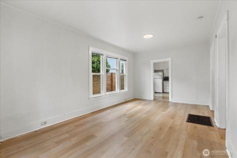 7361 17th Avenue NW Seattle WA 98117