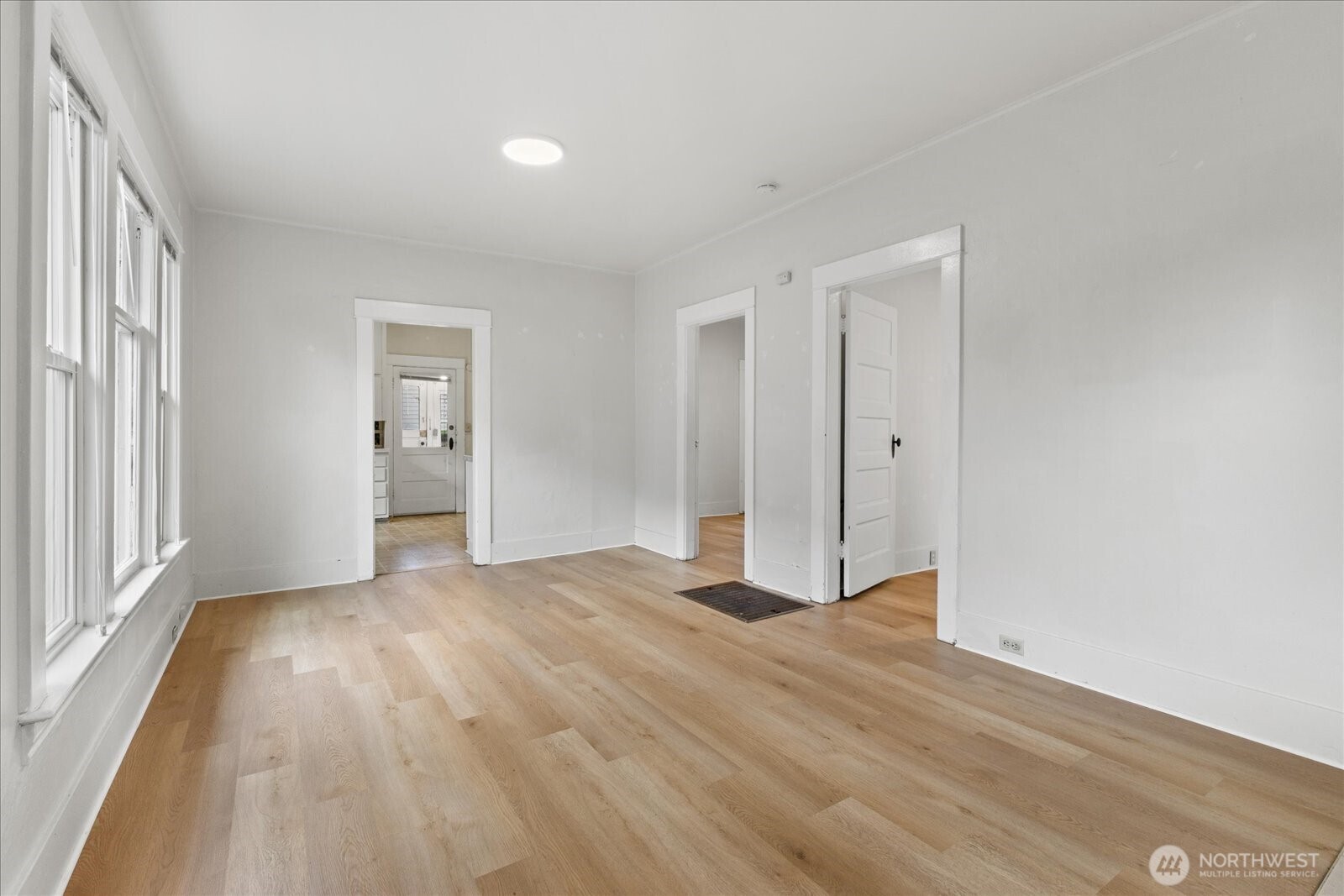 7361 17th Avenue NW Seattle WA 98117