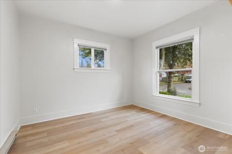7361 17th Avenue NW Seattle WA 98117