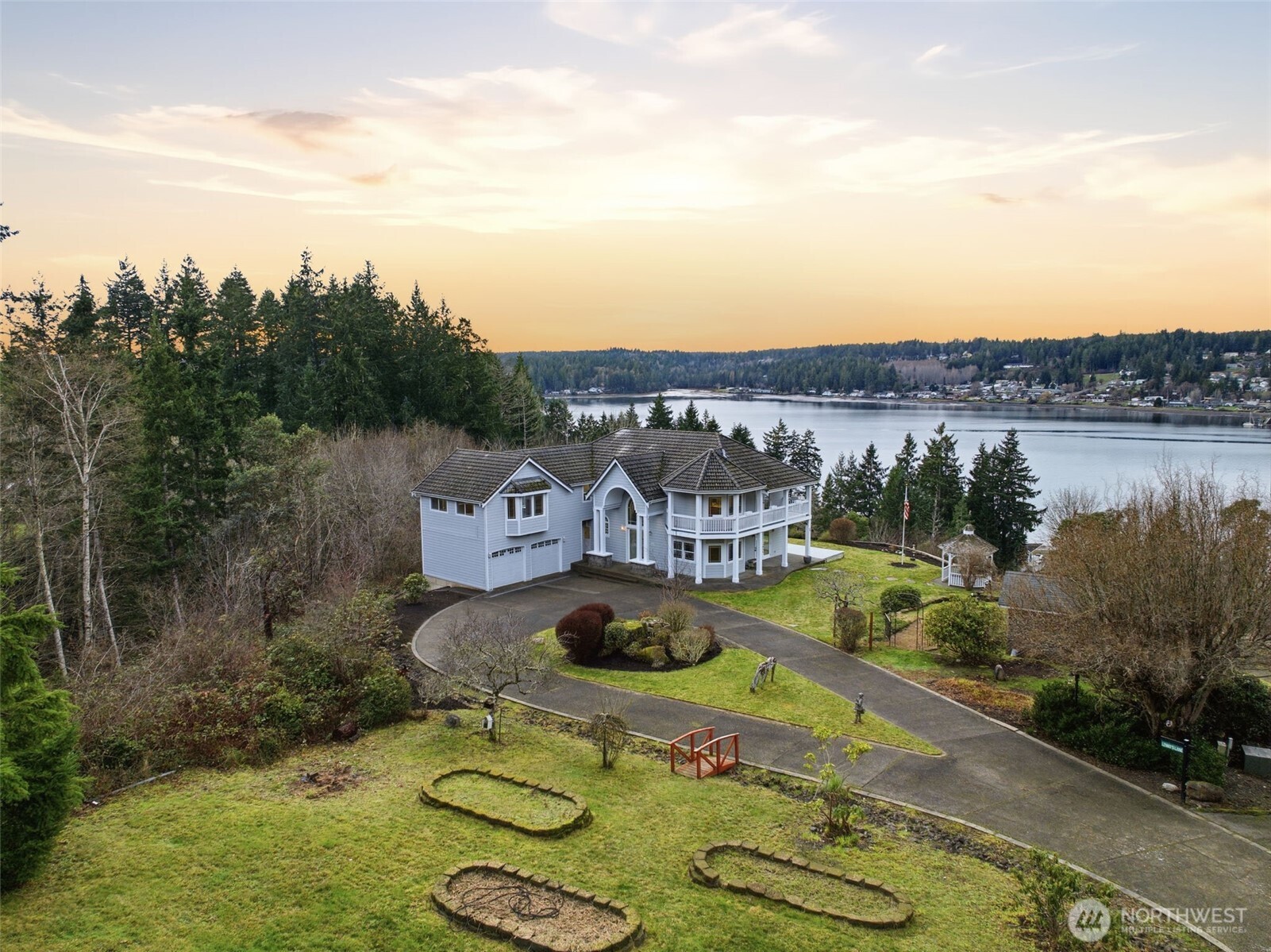 457 E Victor Road Belfair WA 98528