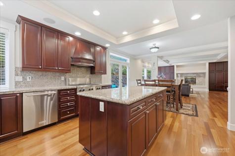 24121 NE 1st Place Sammamish WA 98074