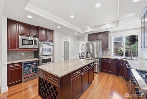 24121 NE 1st Place Sammamish WA 98074