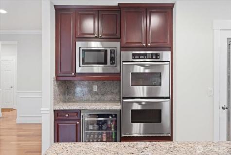 24121 NE 1st Place Sammamish WA 98074