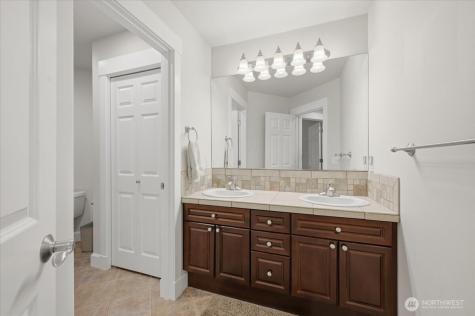 24121 NE 1st Place Sammamish WA 98074