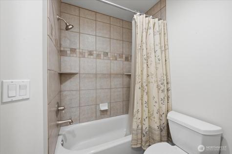 24121 NE 1st Place Sammamish WA 98074