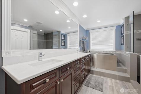 24121 NE 1st Place Sammamish WA 98074
