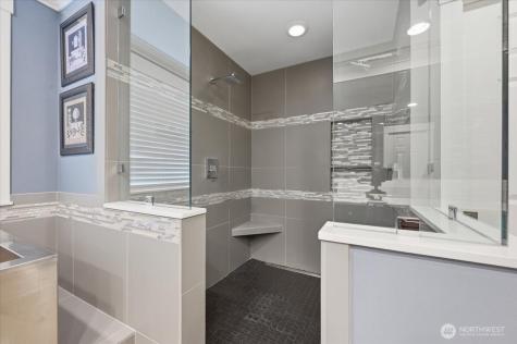24121 NE 1st Place Sammamish WA 98074