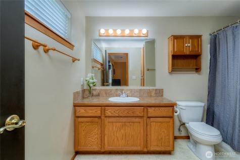 332 NE Redwood Place College Place WA 99324