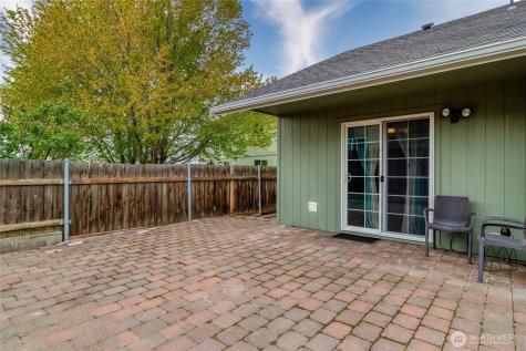 332 NE Redwood Place College Place WA 99324
