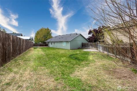 332 NE Redwood Place College Place WA 99324