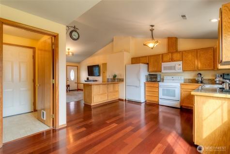 332 NE Redwood Place College Place WA 99324