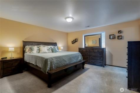 332 NE Redwood Place College Place WA 99324