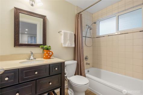 7905 207th Place SW Edmonds WA 98026