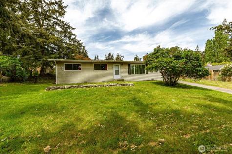 2642 Olympic Drive Oak Harbor WA 98277