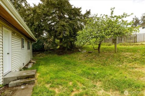 2642 Olympic Drive Oak Harbor WA 98277