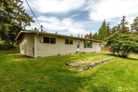 2642 Olympic Drive Oak Harbor WA 98277