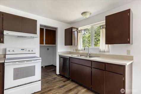 2642 Olympic Drive Oak Harbor WA 98277