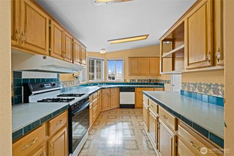 2716 S 371st Street Federal Way WA 98003