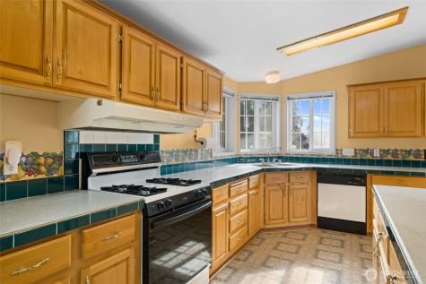 2716 S 371st Street Federal Way WA 98003