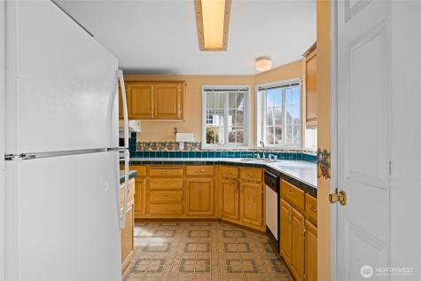 2716 S 371st Street Federal Way WA 98003
