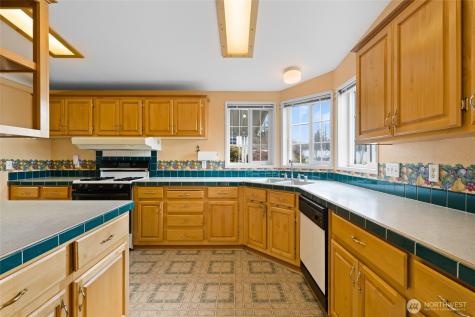 2716 S 371st Street Federal Way WA 98003