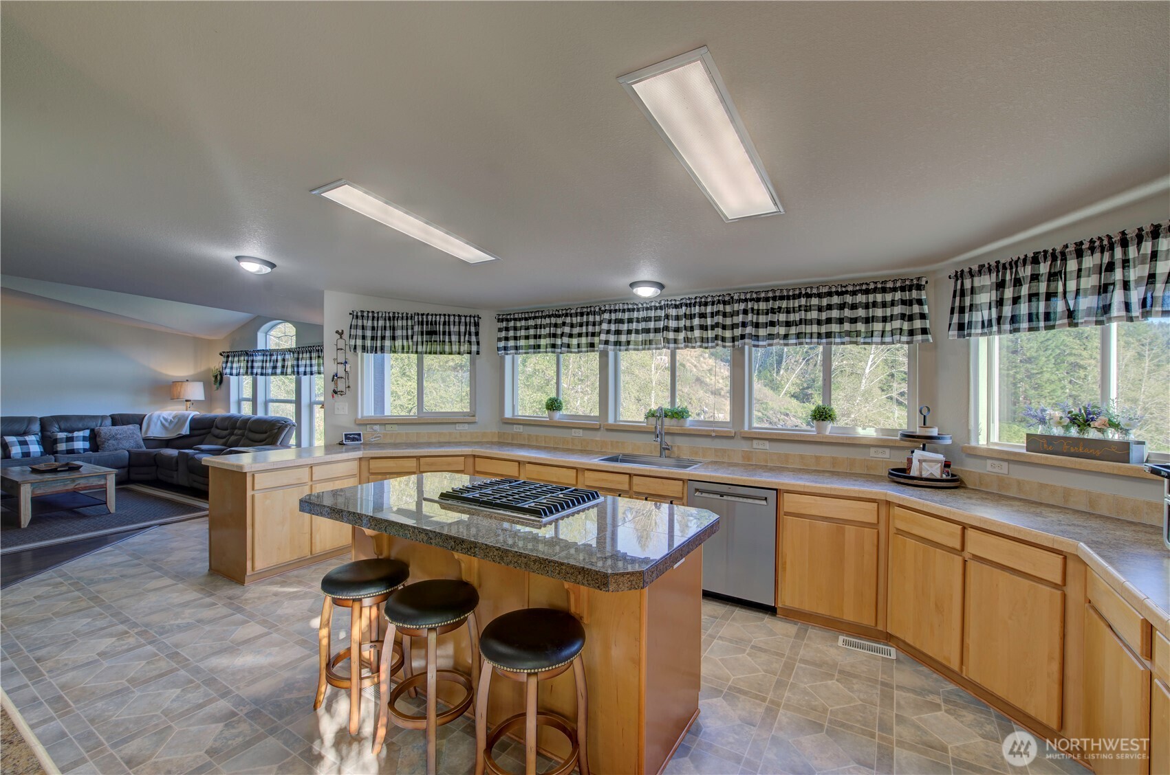 1220 Morrison Road South Bend WA 98596