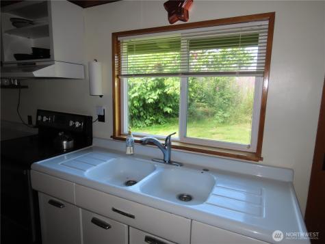 845 Schmid Road Grayland WA 98547