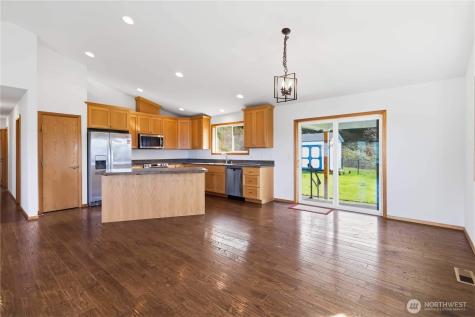 58 Alger Creek Heights Road Cathlamet WA 98612