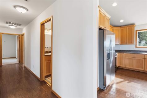 58 Alger Creek Heights Road Cathlamet WA 98612