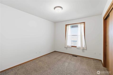 58 Alger Creek Heights Road Cathlamet WA 98612