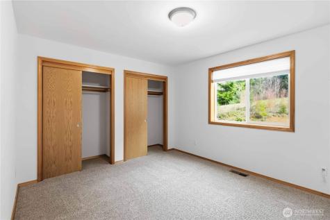 58 Alger Creek Heights Road Cathlamet WA 98612