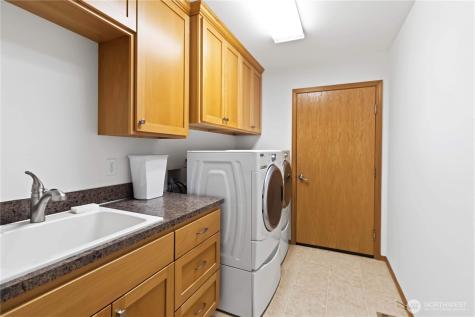 58 Alger Creek Heights Road Cathlamet WA 98612