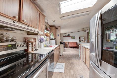 415 Lake View Road Lynnwood WA 98087