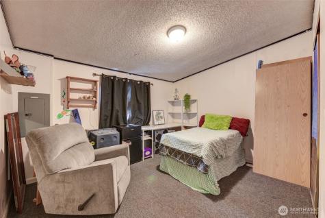 415 Lake View Road Lynnwood WA 98087