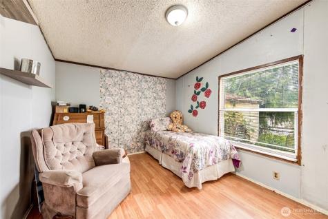 415 Lake View Road Lynnwood WA 98087