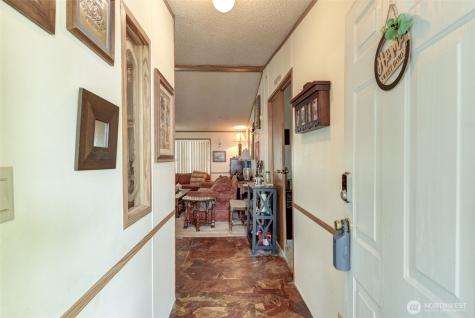 415 Lake View Road Lynnwood WA 98087