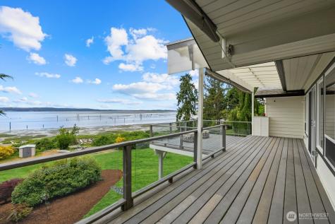 19810 Soundview Drive NW Stanwood WA 98292