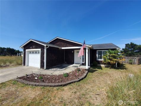 901 344th Street Ocean Park WA 98640