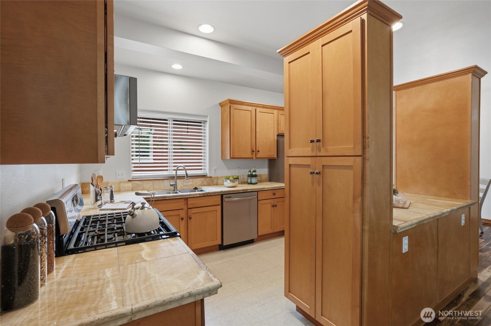 6604 198th Place SW Lynnwood WA 98036