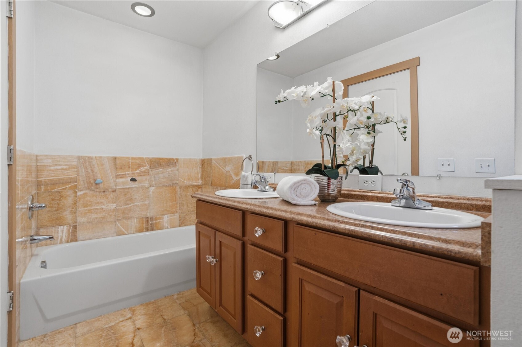 6604 198th Place SW Lynnwood WA 98036