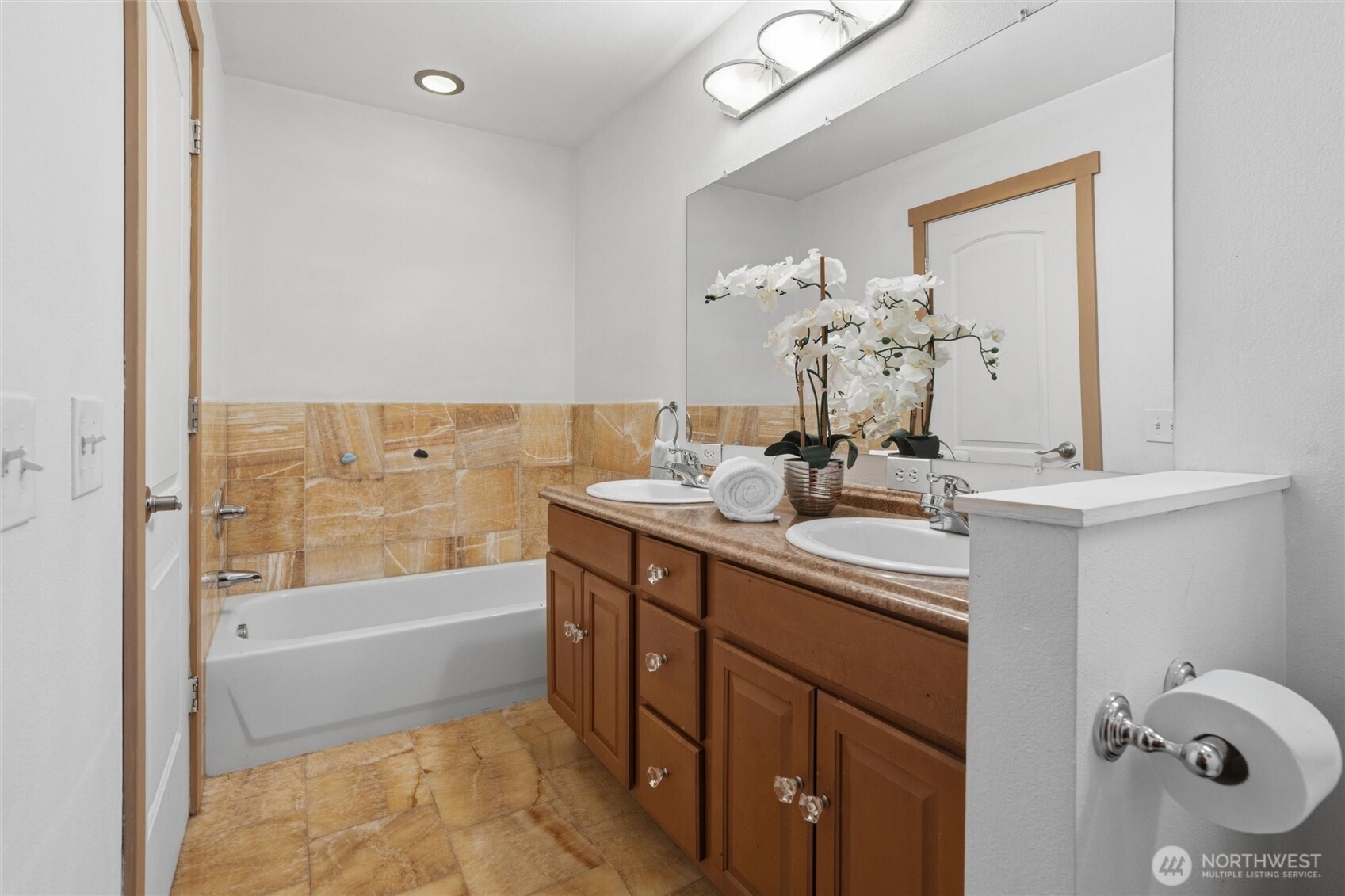 6604 198th Place SW Lynnwood WA 98036