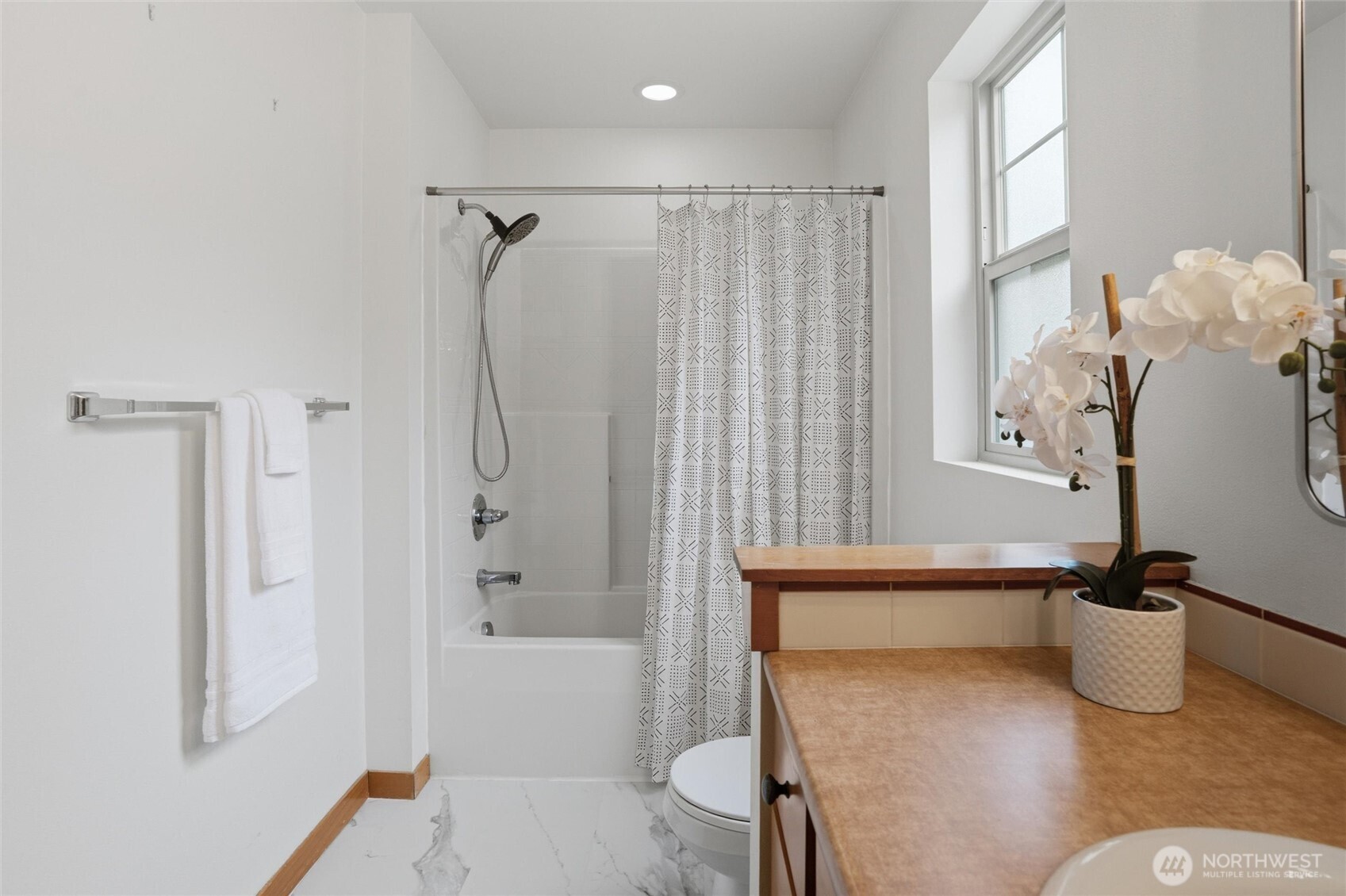 6604 198th Place SW Lynnwood WA 98036