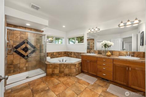 1032 272nd Place SE Sammamish WA 98075